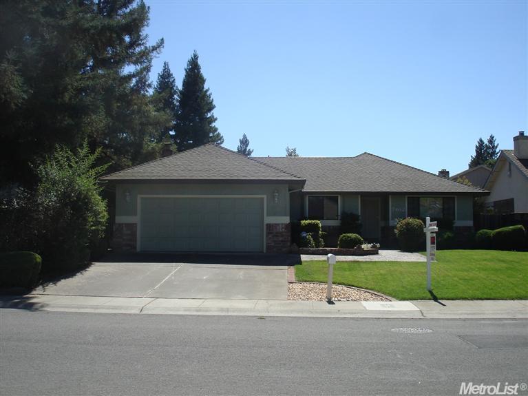 7462 Griggs, Sacramento, CA 95831 photo 1