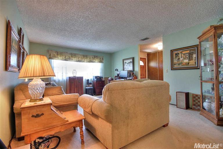 7845 Gull Way, Antelope, CA 95843 photo 4
