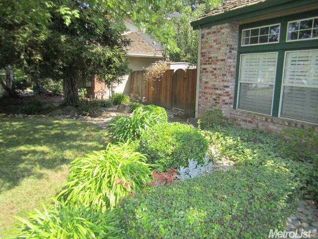 2224 Grenoble Dr, Lodi, CA 95242 photo 2