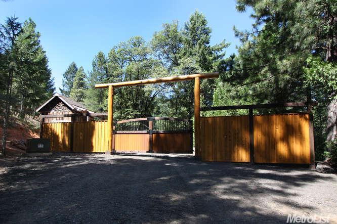 3000 Crystal Summit Rd, Pollock Pines, CA 95726 photo 1
