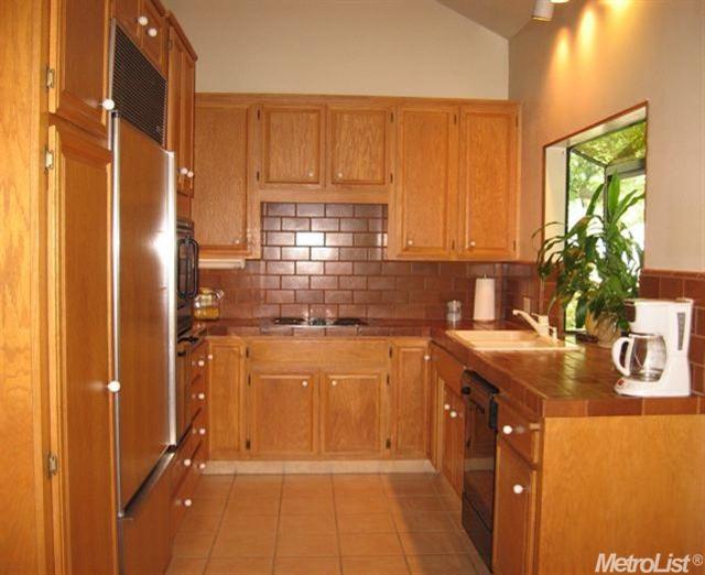 2704 Sherwood #a, Modesto, CA 95350 photo 3
