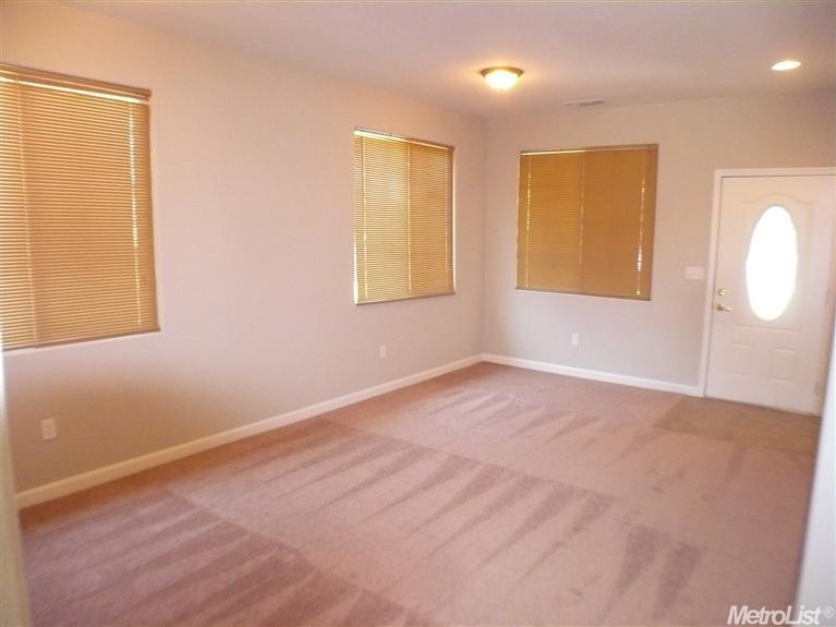 20 E South St, Tracy, CA 95376 photo 2