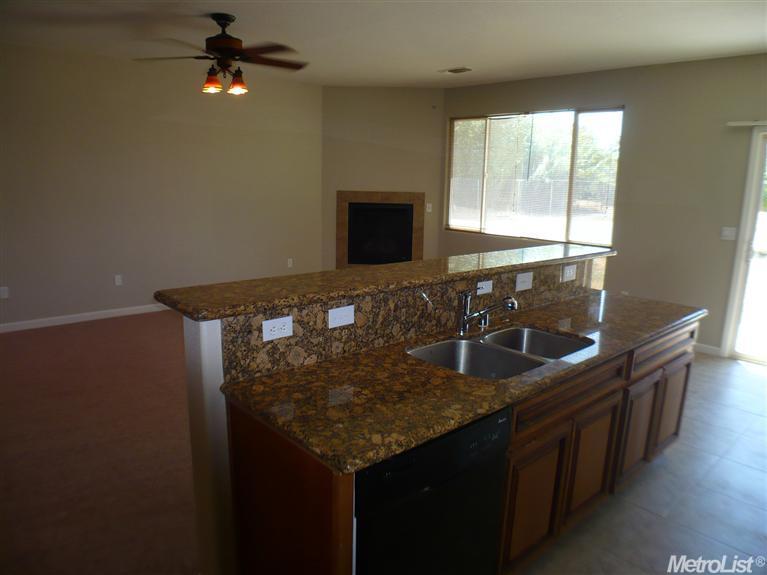 20 E South St, Tracy, CA 95376 photo 5