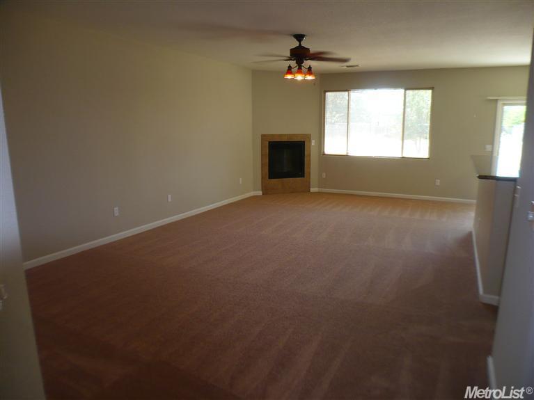 20 E South St, Tracy, CA 95376 photo 6