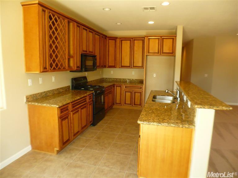 20 E South St, Tracy, CA 95376 photo 3