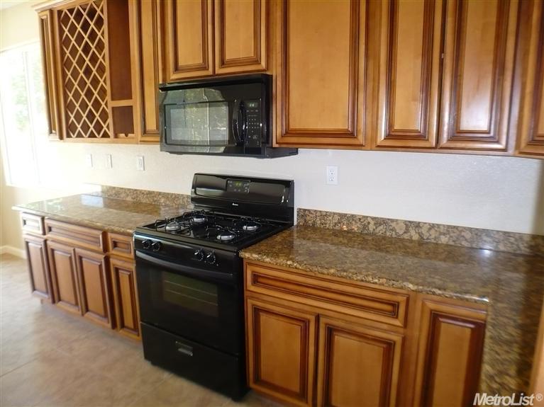 20 E South St, Tracy, CA 95376 photo 4