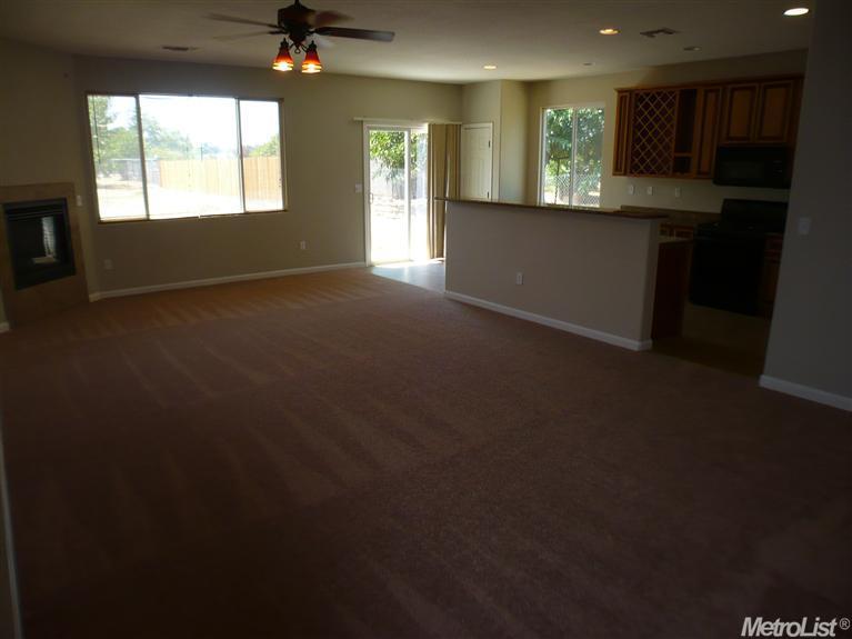 20 E South St, Tracy, CA 95376 photo 7