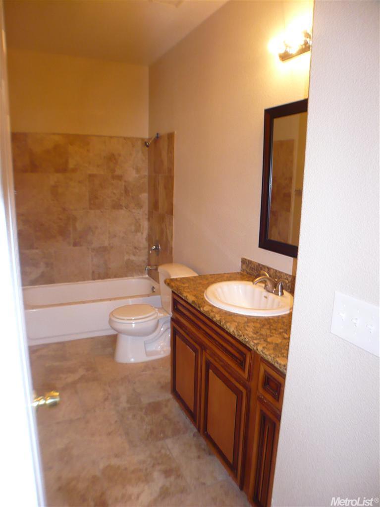 20 E South St, Tracy, CA 95376 photo 8
