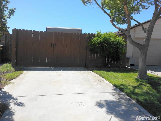 330 Bella Pl, Lathrop, CA 95330 photo 4