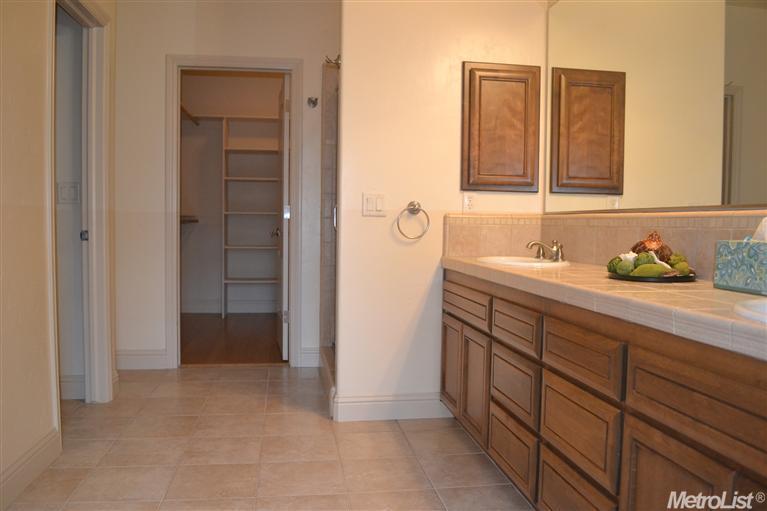 2310 Glacier Pl, Davis, CA 95616 photo 9