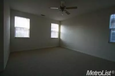 252 Crescent Moon Dr, Lathrop, CA 95330 photo 2