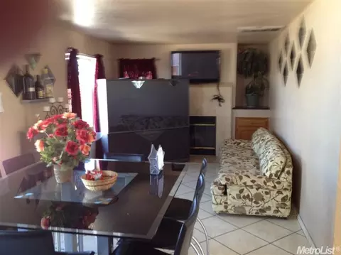 441 Gonzalez, Tracy, CA 95376 photo 3