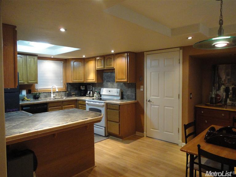 3305 Moonview Dr, Ceres, CA 95307 photo 7
