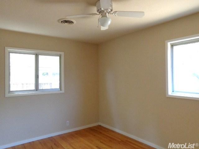 907 Helms Ln, Modesto, CA 95350 photo 8