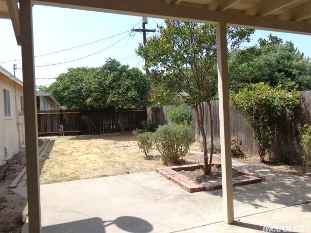 907 Helms Ln, Modesto, CA 95350 photo 17