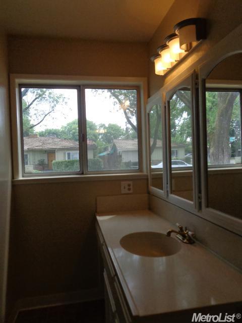 907 Helms Ln, Modesto, CA 95350 photo 15