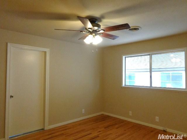 907 Helms Ln, Modesto, CA 95350 photo 13