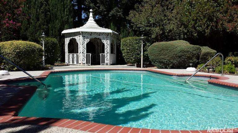 1113 E Rumble Rd, Modesto, CA 95350 photo 2