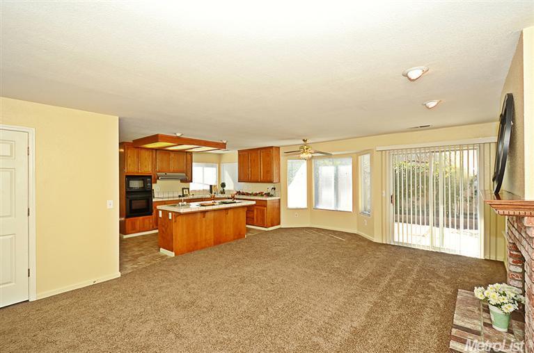 220 Mount Oso Ave, Tracy, CA 95376 photo 9
