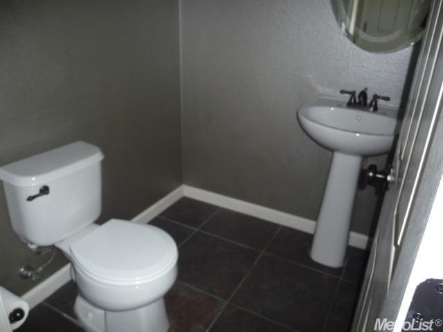 1470 Summerwind Ln, Manteca, CA 95337 photo 3