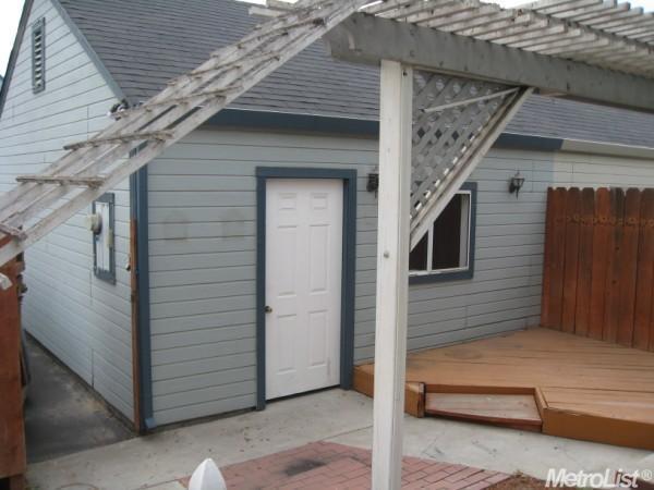 444 E Golf Cir, Manteca, CA 95337 photo 3