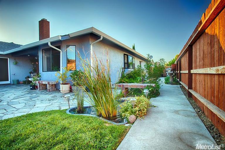 422 Lancaster Dr, Manteca, CA 95336 photo 4