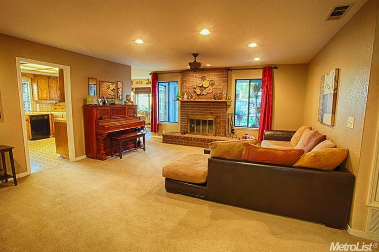 422 Lancaster Dr, Manteca, CA 95336 photo 6