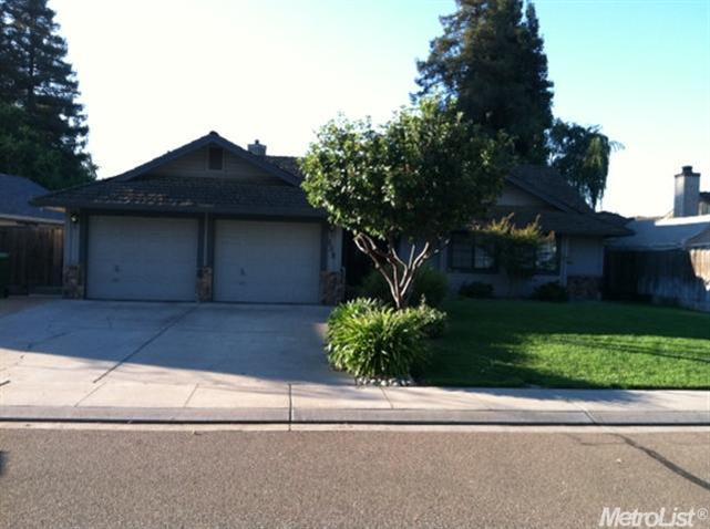 938 Nancy Dr, Ripon, CA 95366 photo 2