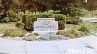 875 Cobalt Ct, Tracy, CA 95377 photo 3