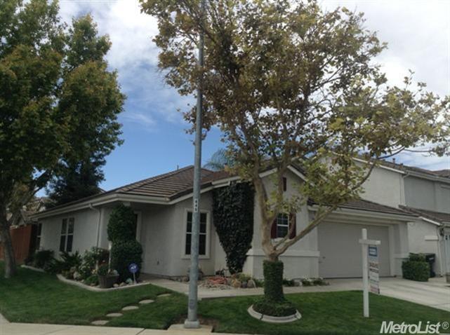 1104 Kestrel Dr, Patterson, CA 95363 photo 1