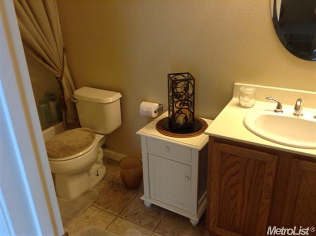 1104 Kestrel Dr, Patterson, CA 95363 photo 7