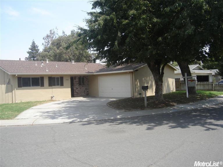 3908 Amigo Dr, Modesto, CA 95356 photo 2