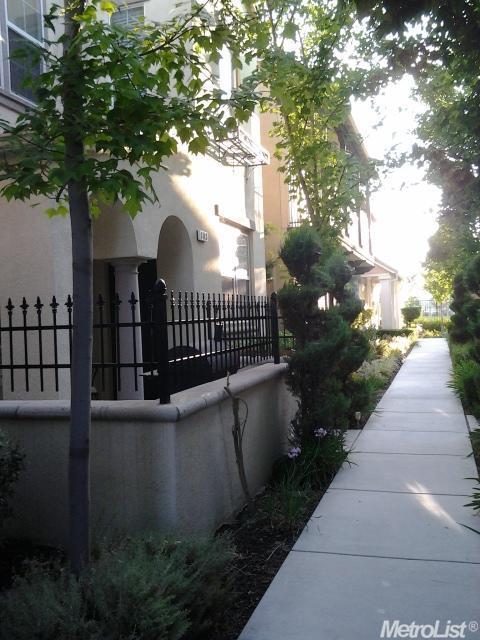 1143 Terry Ln, Tracy, CA 95376 photo 2