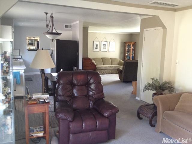 2131 Maddox Ct, Carmichael, CA 95608 photo 4