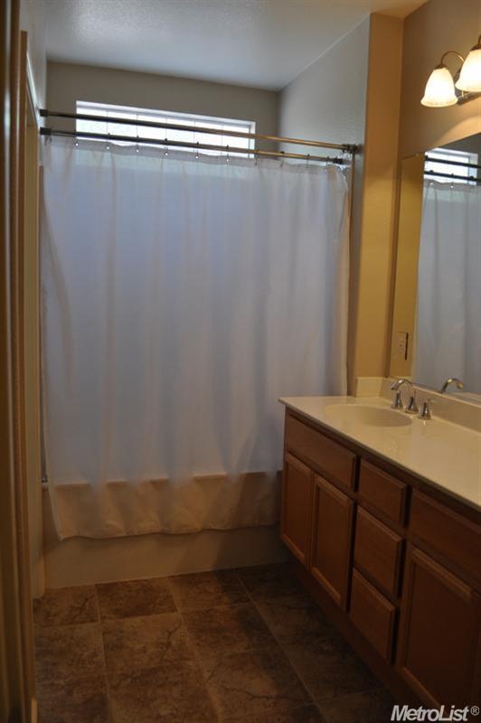 1587 Topiary Dr, Manteca, CA 95337 photo 7