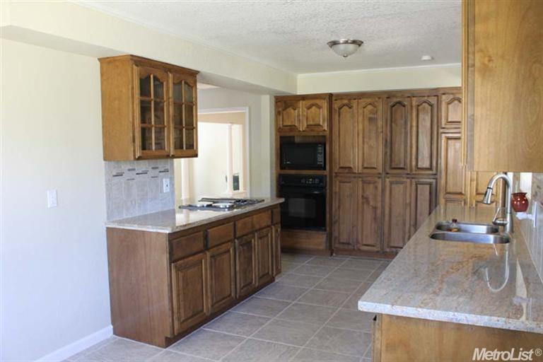 5235 Schuyler Dr, Carmichael, CA 95608 photo 3