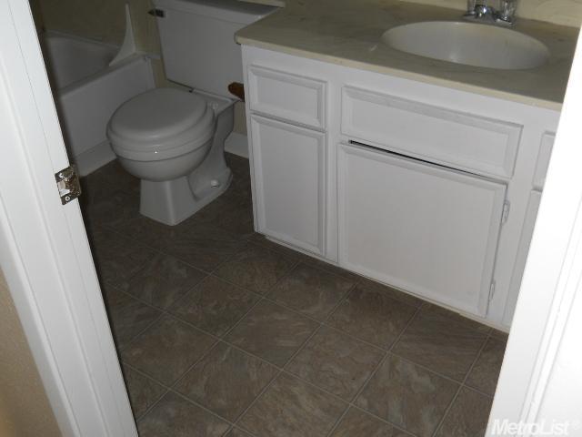 2720 Barcelona, Modesto, CA 95354 photo 3