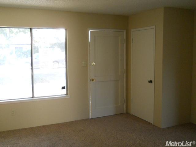 2720 Barcelona, Modesto, CA 95354 photo 8