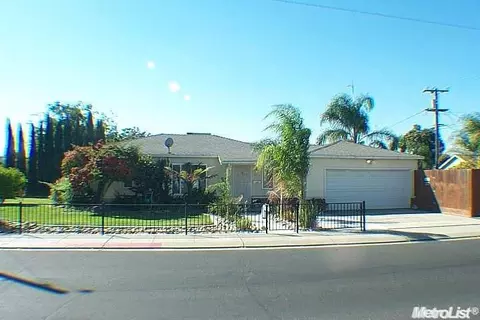 806 E North St, Manteca, CA 95336 photo 1