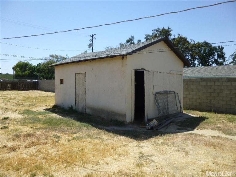 1208 Eugene Ave, Modesto, CA 95351 photo 12