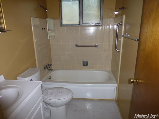2431 E 6th St, Stockton, CA 95205 photo 6