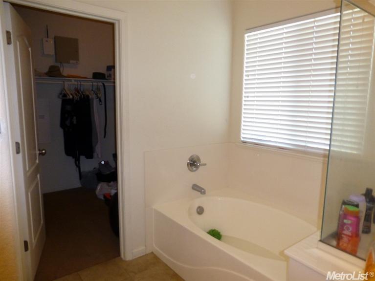 651 Brookhurst Blvd, Lathrop, CA 95330 photo 8