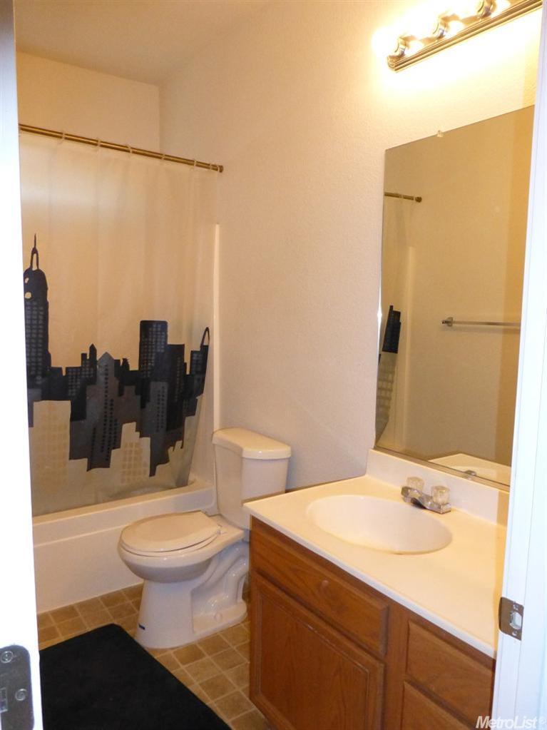 651 Brookhurst Blvd, Lathrop, CA 95330 photo 5