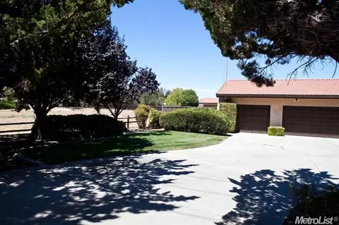 8155 W Bates Rd, Tracy, CA 95304 photo 2