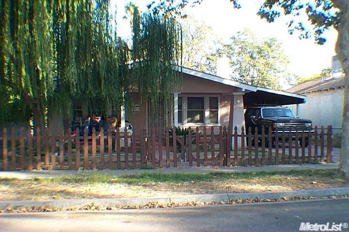 208 Locust St, Modesto, CA 95351 photo 1