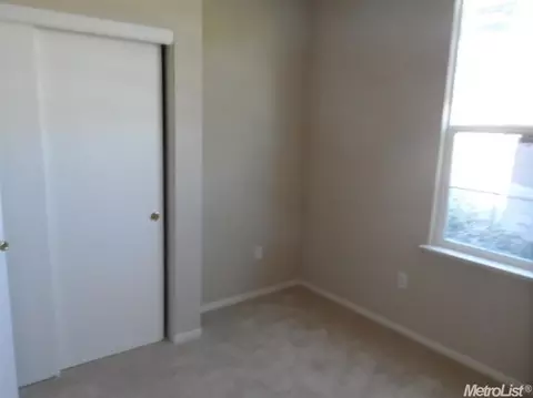 1372 Gianna Ln, Manteca, CA 95336 photo 2