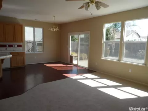 1372 Gianna Ln, Manteca, CA 95336 photo 5