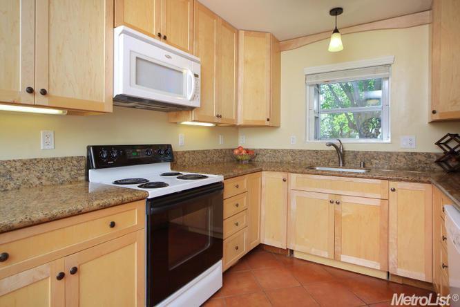 1715 Chapman Pl, Davis, CA 95618 photo 4