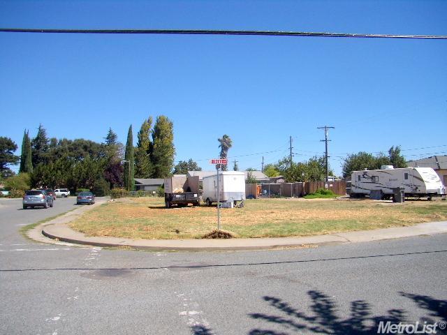207 Miner Ct, Isleton, CA 95641 photo 2