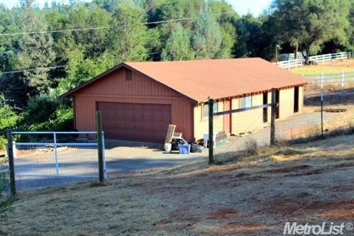 21201 Clivus Dr, Grass Valley, CA 95949 photo 3